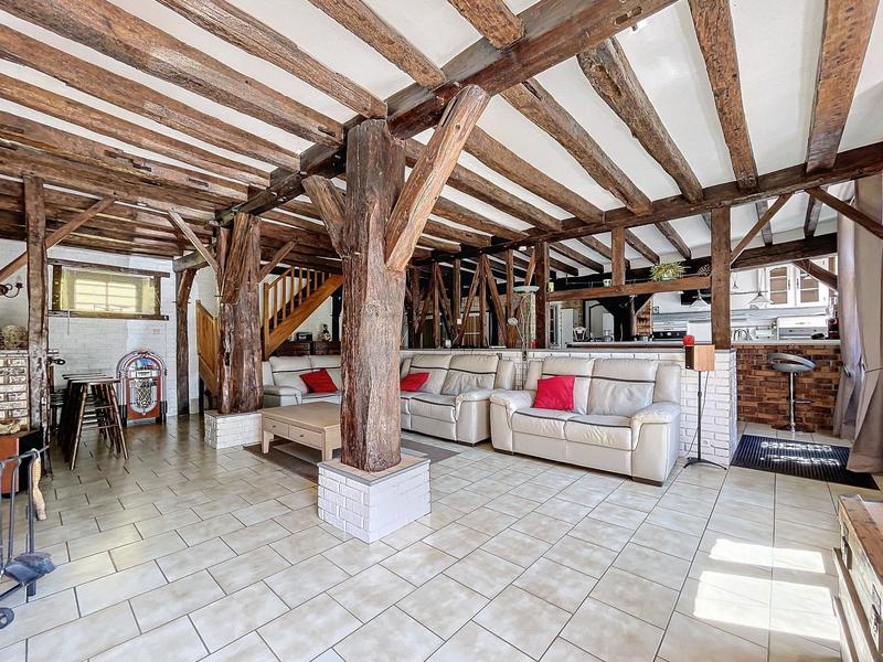 Maison - 314 m² - 9 pièces