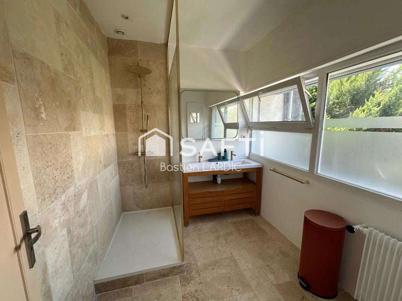 Maison - 174 m² - 7 pièces