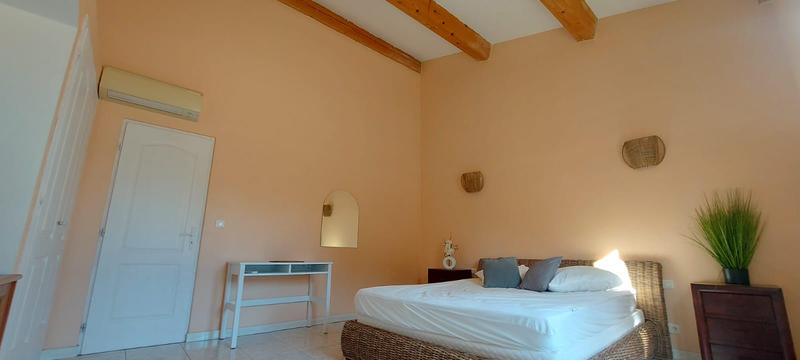 Villa - 223 m² - 6 pièces