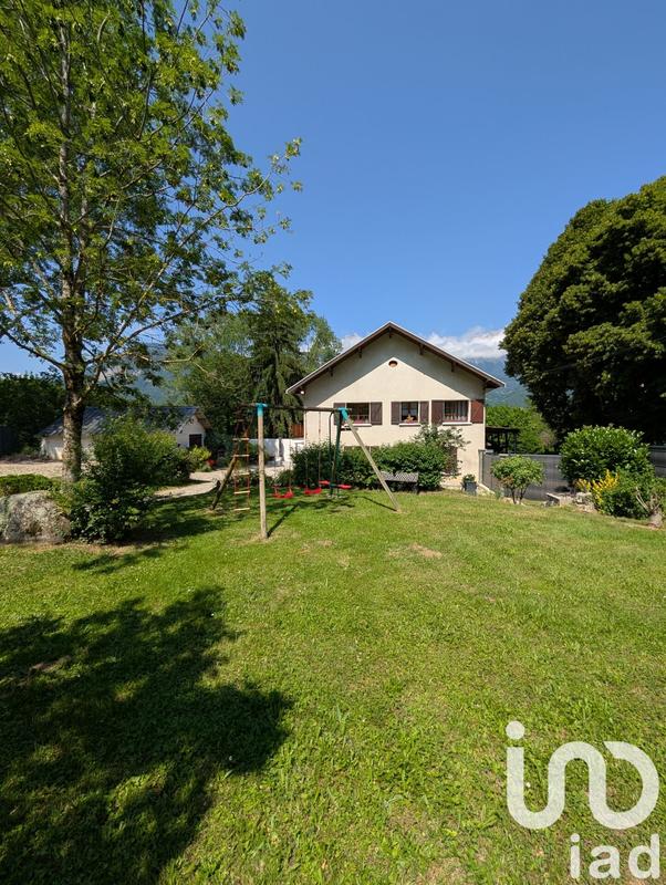 Maison - 184 m² - 9 pièces