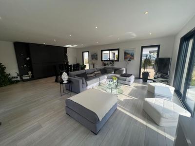 Maison - 142 m² - 4 pièces