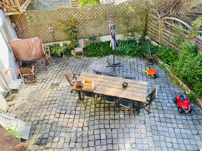 Maison - 230 m² - 7 pièces