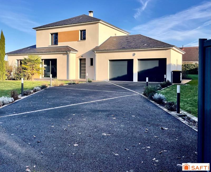 Maison - 139 m² - 7 pièces