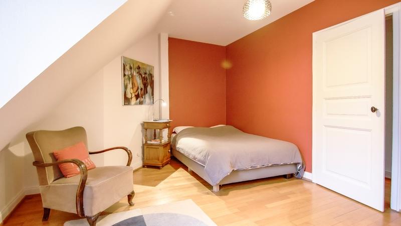 Demeure - 360 m² - 11 pièces