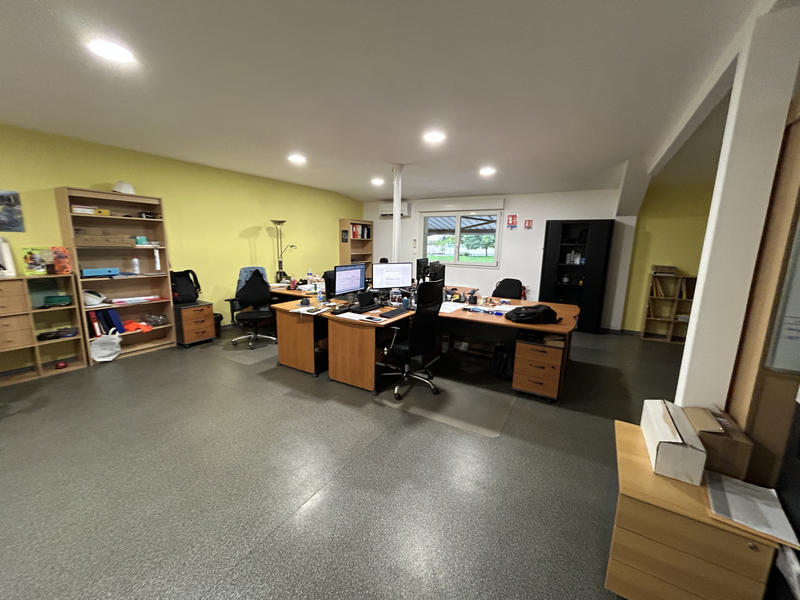 Bureau - 220 m²