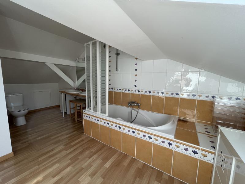 Maison - 180 m² - 8 pièces