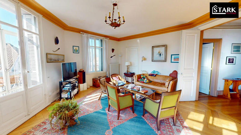 Appartement - 167 m² - 6 pièces