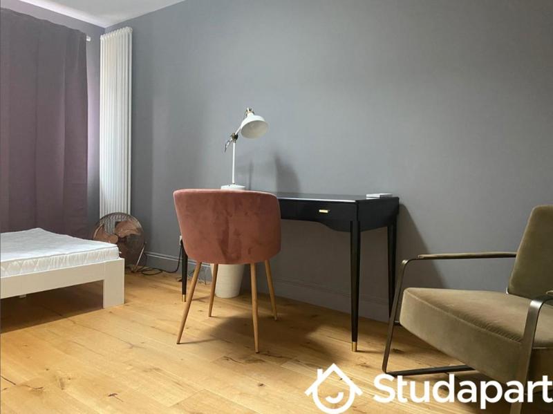 Chambre - 11 m² - 1 pièce