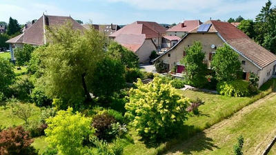 Maison - 332 m² - 9 pièces