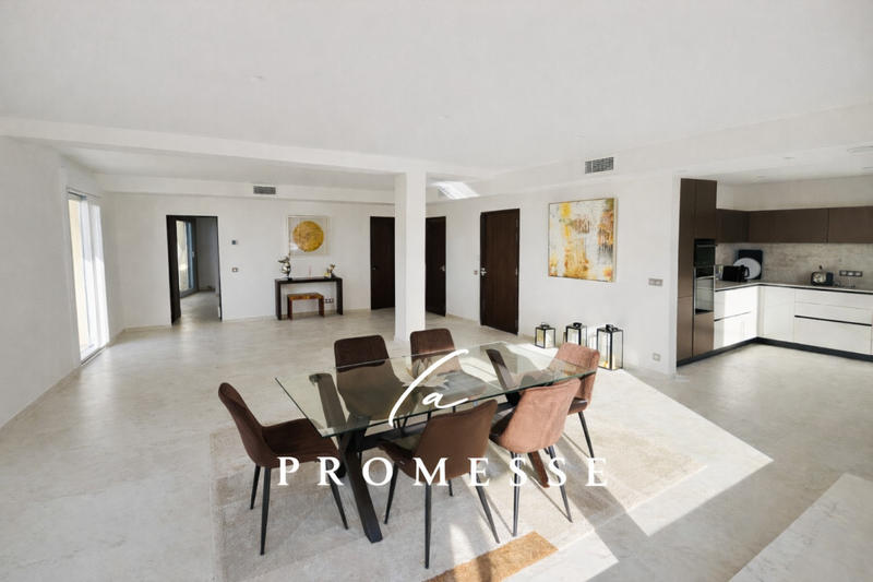 Appartement - 140 m² - 5 pièces