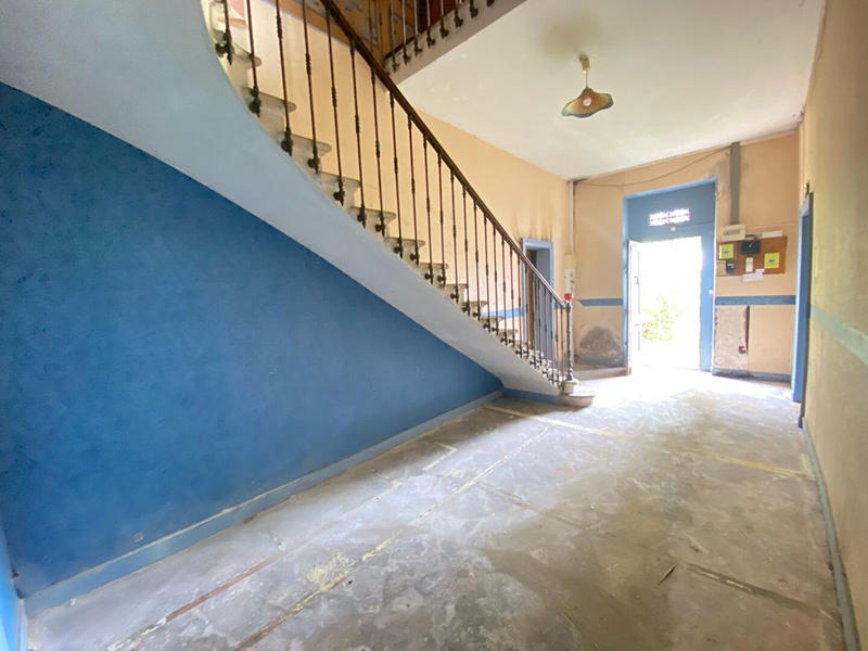 Maison - 675 m² - 10 pièces