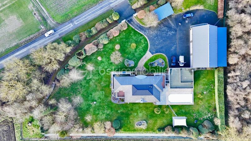 Villa - 365 m² - 9 pièces