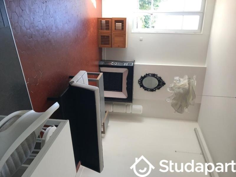 Chambre - 13 m² - 1 pièce