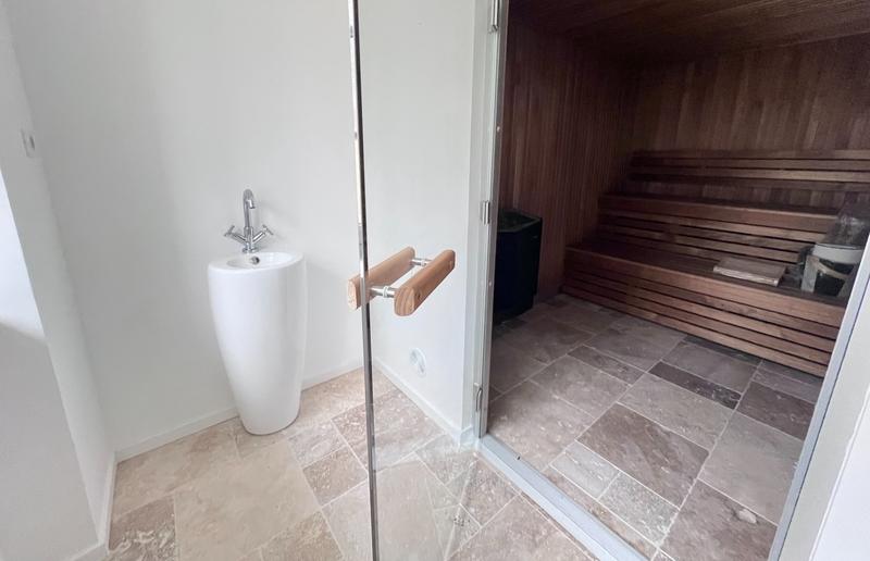 Château - 537 m² - 14 pièces