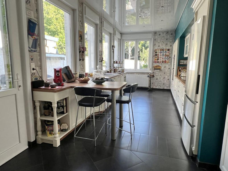 Maison - 290 m² - 8 pièces