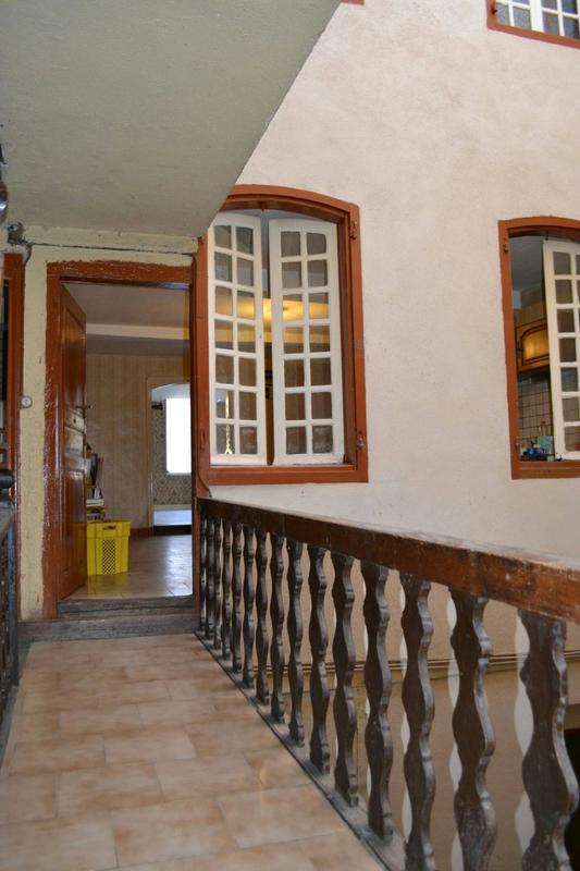 Maison - 250 m² - 6 pièces