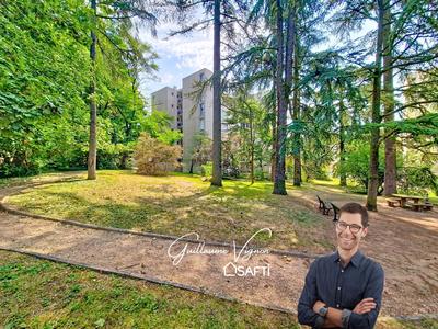 Appartement - 81 m² - 3 pièces