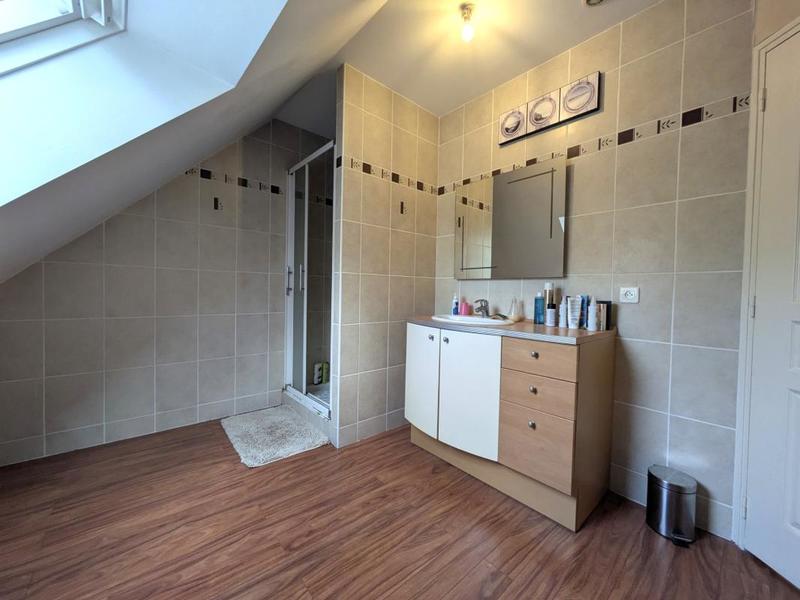 Maison - 167 m² - 8 pièces