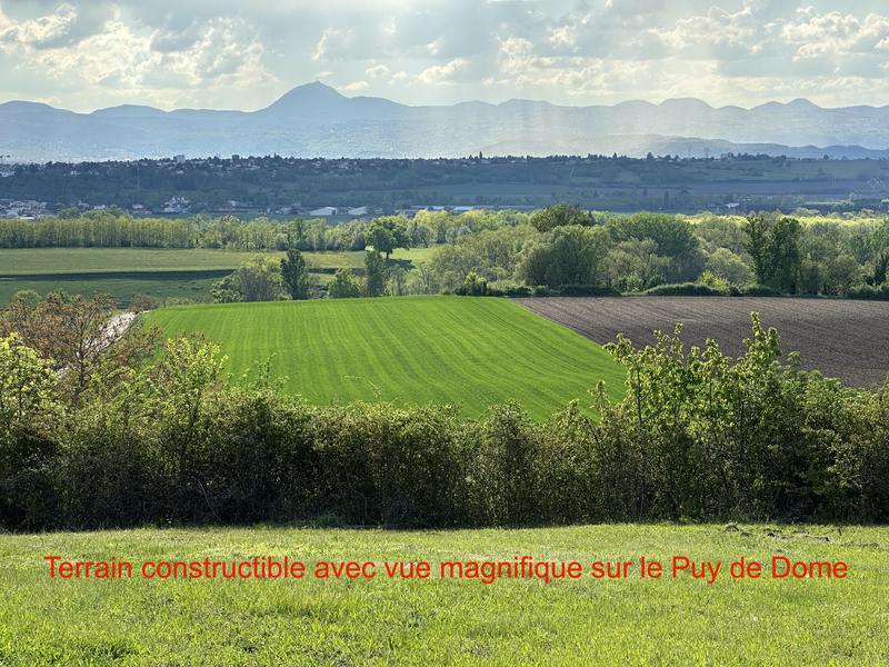 Terrain constructible - 1 500 m²