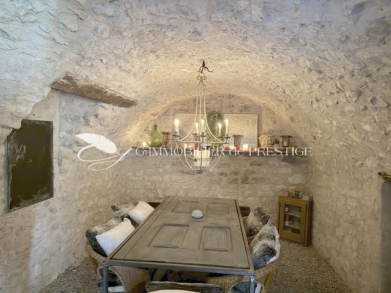 Maison de village - 300 m² - 7 pièces