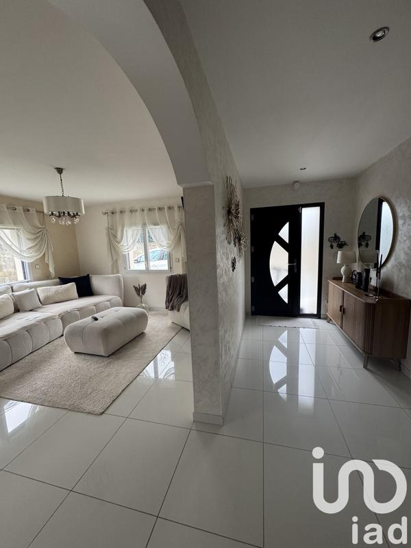 Maison - 212 m² - 8 pièces