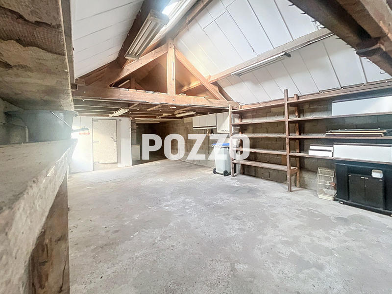 Maison - 182 m² - 9 pièces