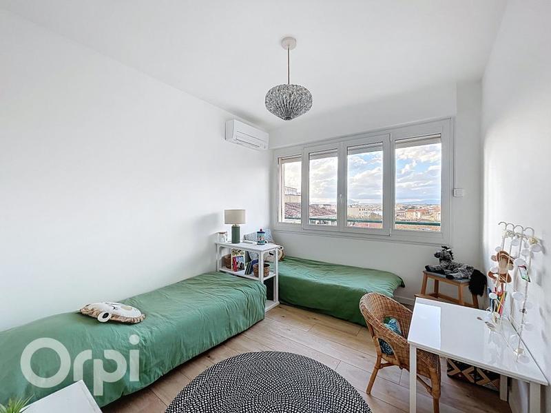 Appartement - 80 m² - 3 pièces