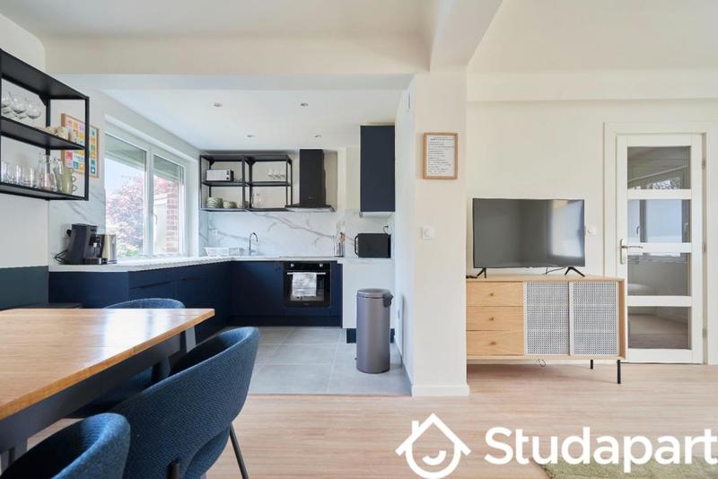 Chambre - 120 m² - 1 pièce