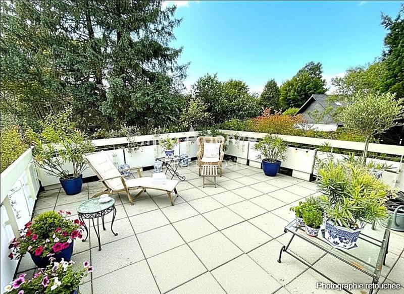 Maison traditionnelle - 260 m² - 10 pièces