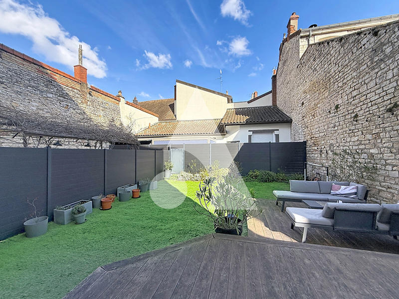 Appartement - 250 m² - 10 pièces