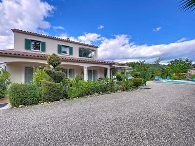 Villa - 196 m² - 6 pièces