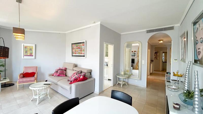 Appartement - 100 m² - 3 pièces