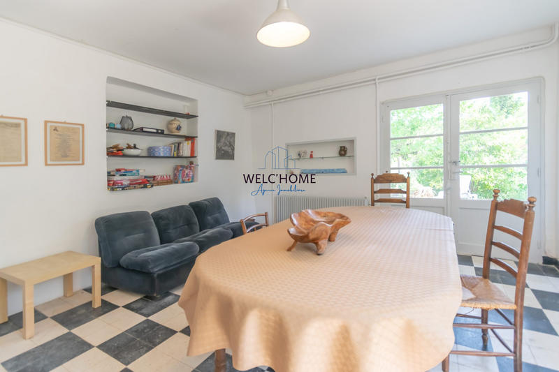 Maison - 200 m² - 8 pièces