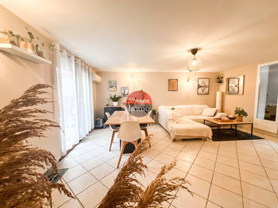 Maison - 95 m² - 5 pièces