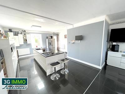 Maison - 339 m² - 10 pièces
