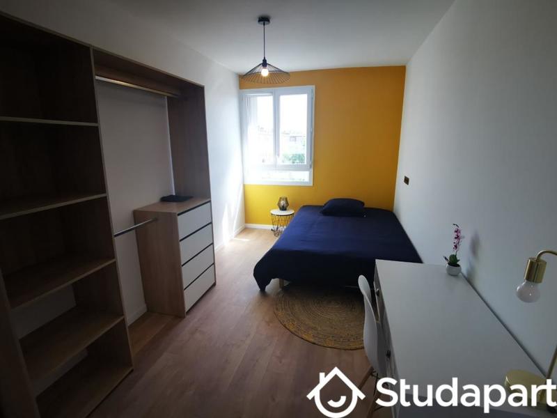 Chambre - 11 m² - 1 pièce