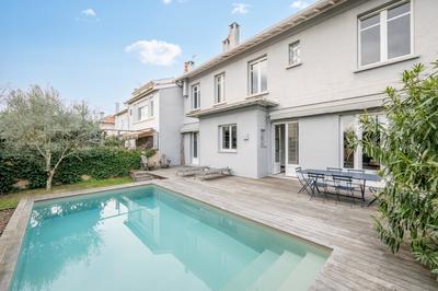 Hôtel particulier - 203 m² - 7 pièces