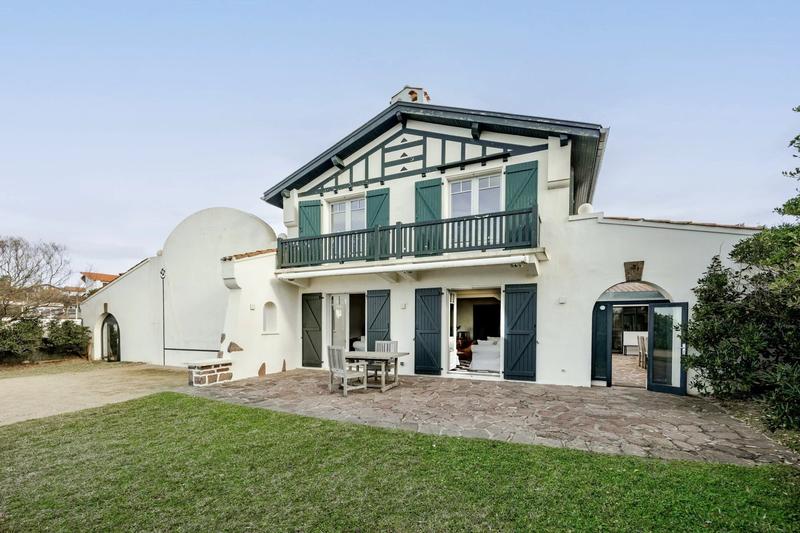 Maison - 200 m² - 6 pièces