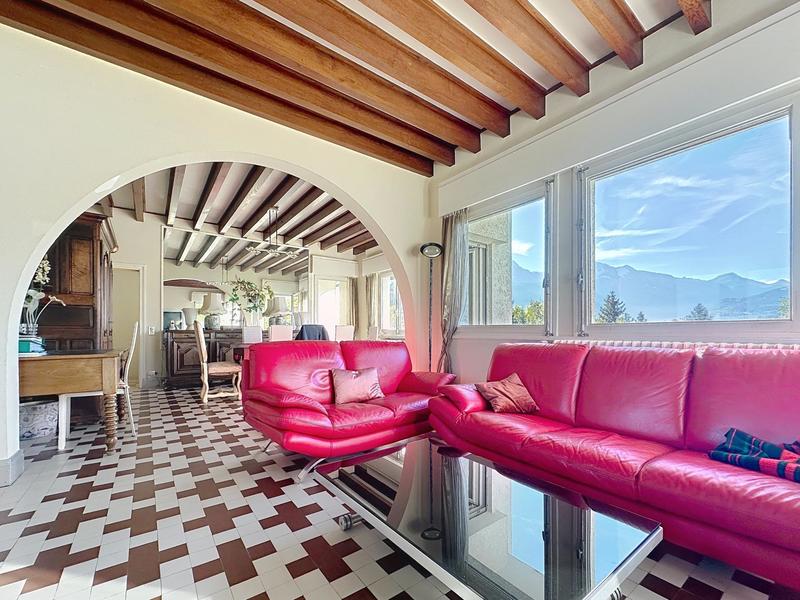 Maison - 297 m² - 11 pièces