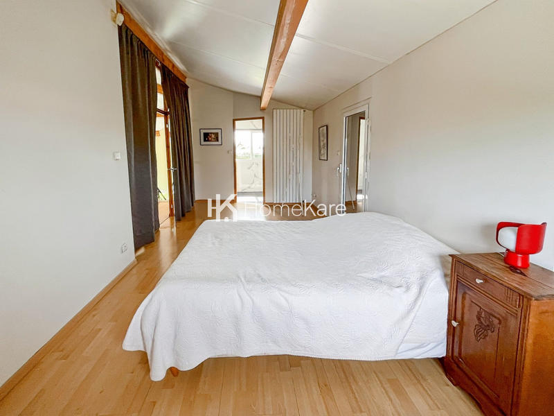 Maison - 200 m² - 6 pièces