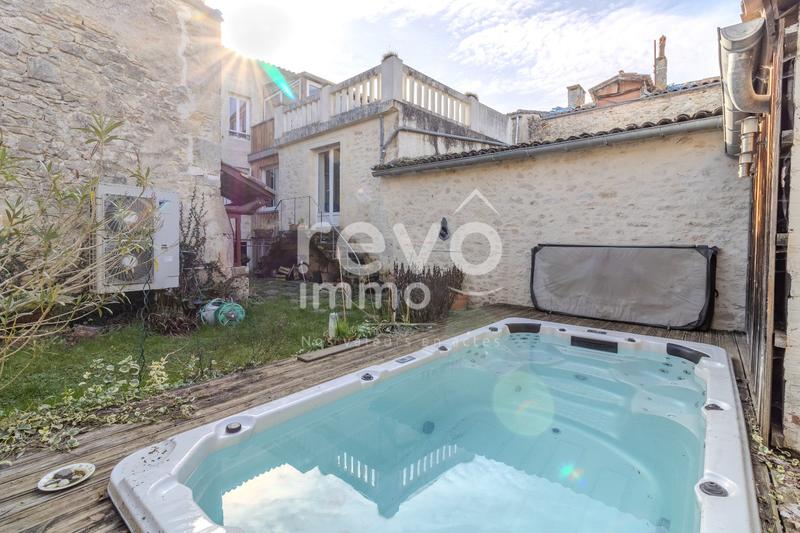 Maison de village - 183 m² - 9 pièces