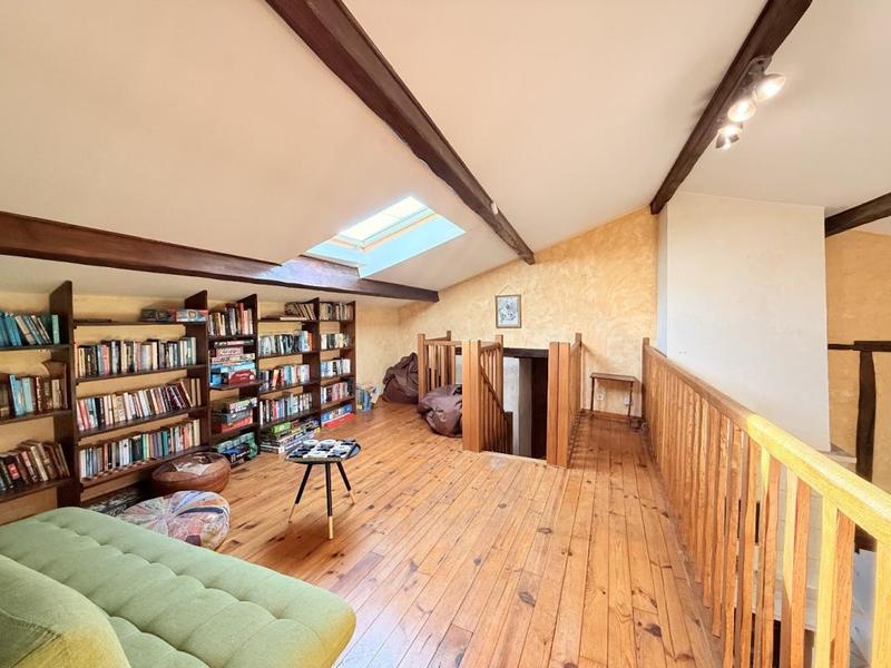 Maison - 205 m² - 7 pièces