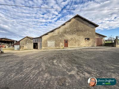 Corps de ferme - 200 m² - 8 pièces