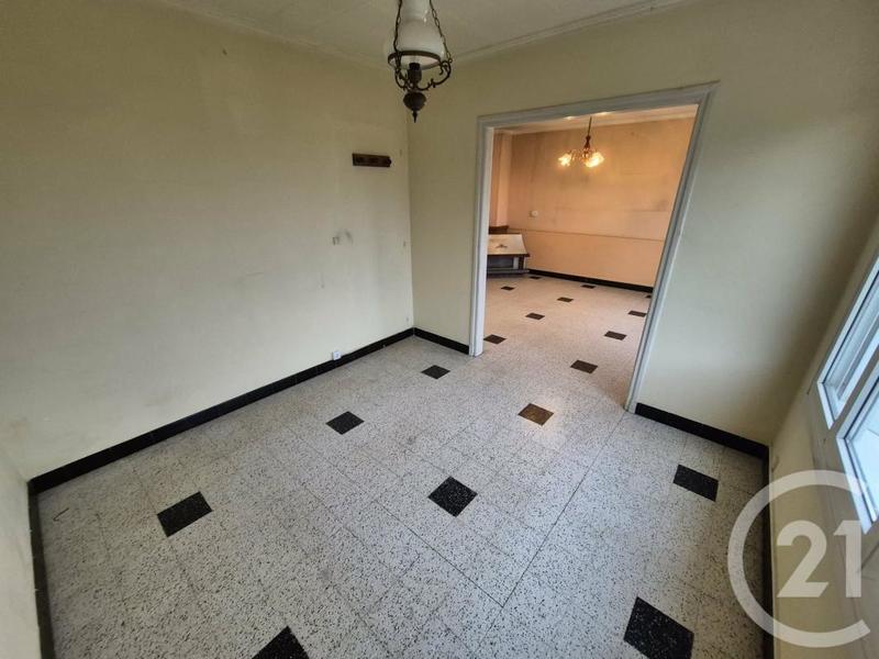 Maison - 92 m² - 8 pièces