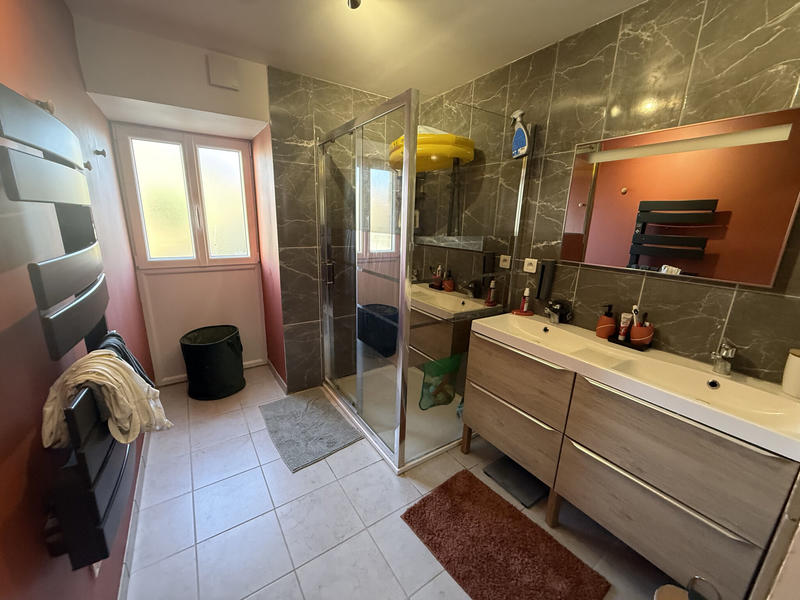 Maison - 211 m² - 7 pièces