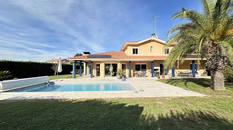 Maison contemporaine - 220 m² - 9 pièces