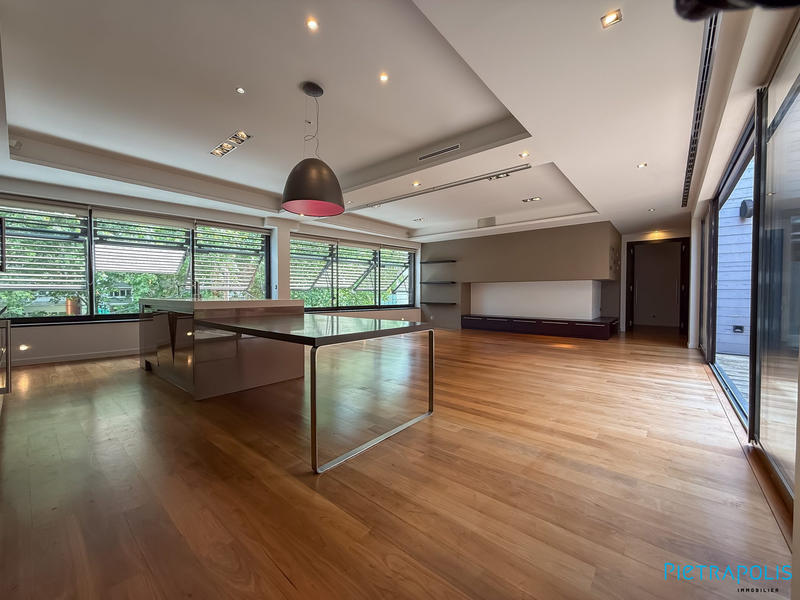 Appartement - 171 m² - 5 pièces