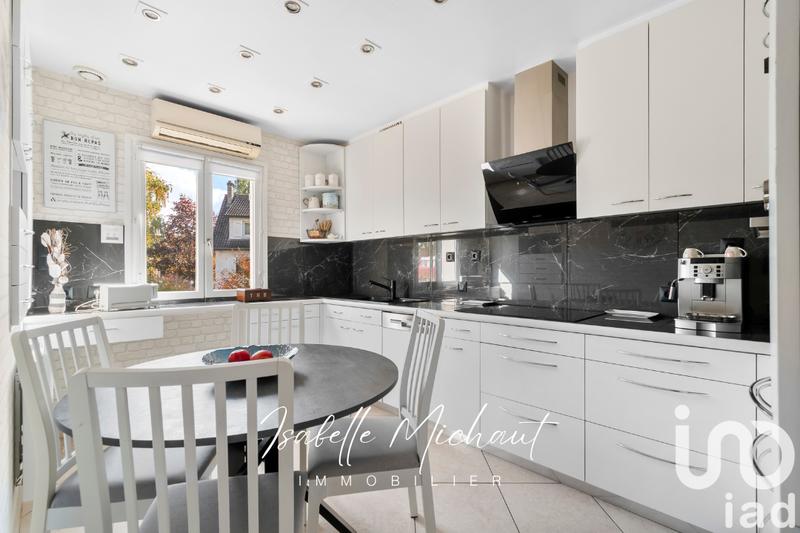 Maison - 150 m² - 8 pièces