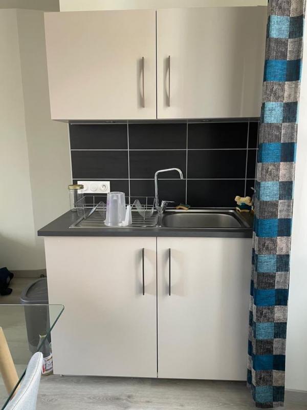 Studio - 25 m² - 1 pièce