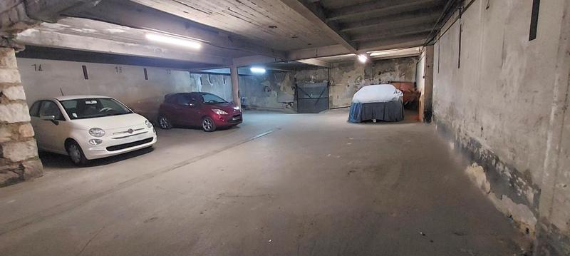 Garage - 295 m²